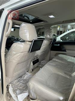 تۆیۆتا لاند کروزەر